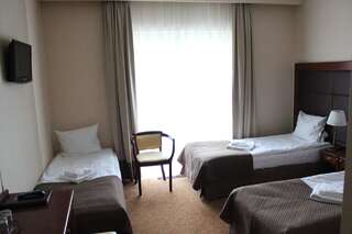 Отель Hotel Gniecki Gdansk Пшеяздово Двухместный номер с 1 кроватью или 2 отдельными кроватями-3