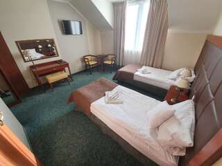 Отель Hotel Gniecki Gdansk Пшеяздово Двухместный номер с 1 кроватью или 2 отдельными кроватями-6